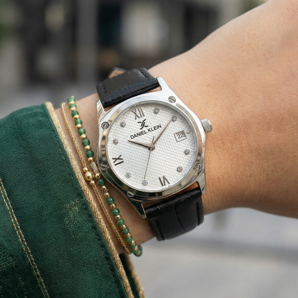 ساعة دانيال كلاين بريميوم من الجلد الأسود للنساء DK.1.14270-1